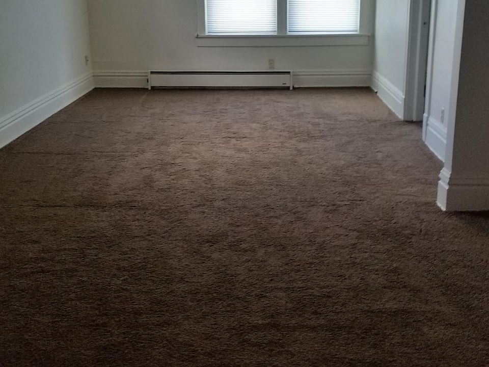 2nd image of 537 Grotto St N APT 2