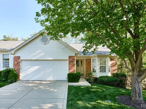 1301 Kensington Way Dr, Ballwin, MO 63011
