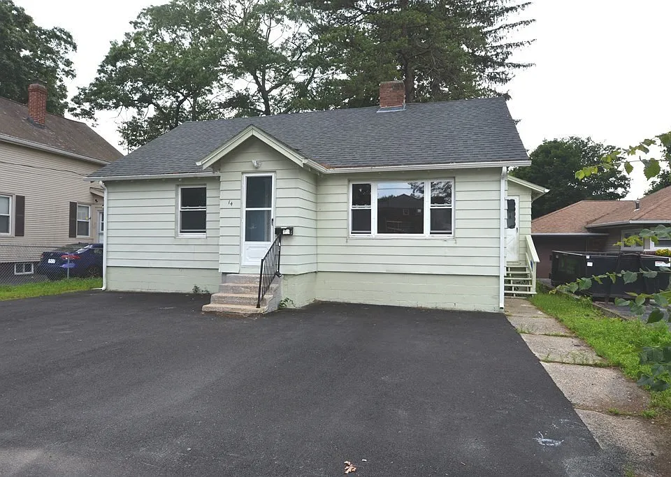 14 Fairlawn Cir