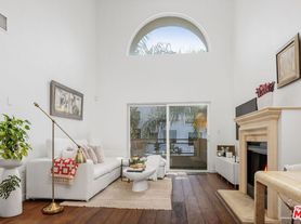 1319 N Detroit St, Los Angeles, CA