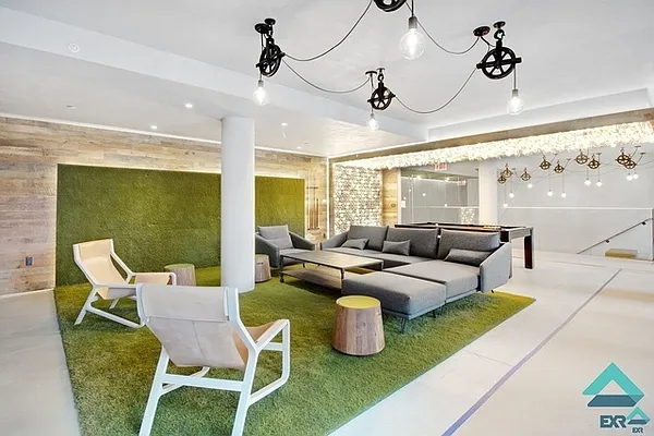 Rented by EXR | media 18