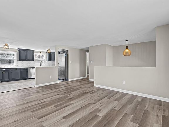 4th image of 92 Star Ave