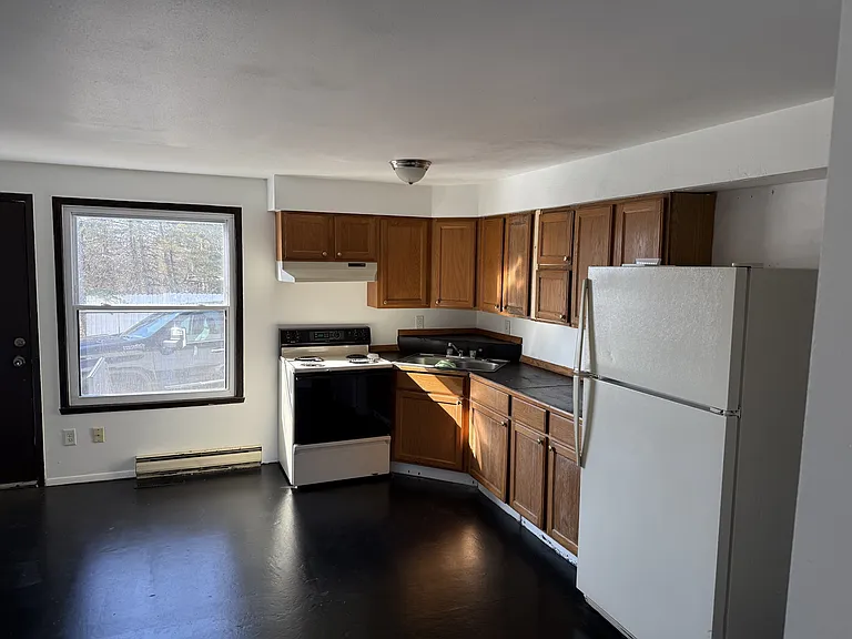 720 Fairwood Dr #3 — Photo 2