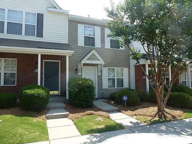 1214 Iron Gate Ct photo 1