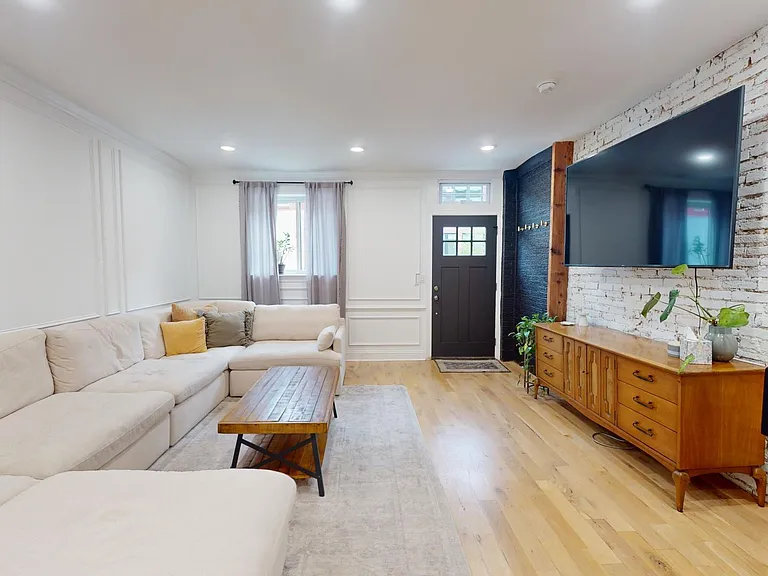 1226 Federal St — Photo 1