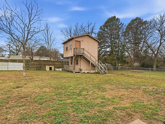 3rd image of 128 Laura Dr