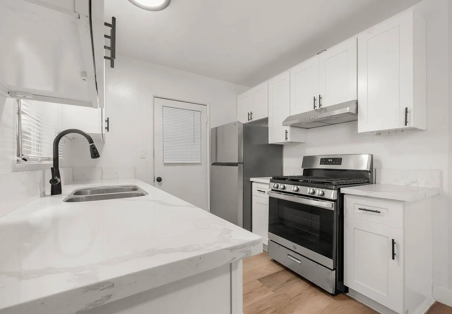 1 bed, 1.0 bath, 675 sqft, $1,569 — Photo 1