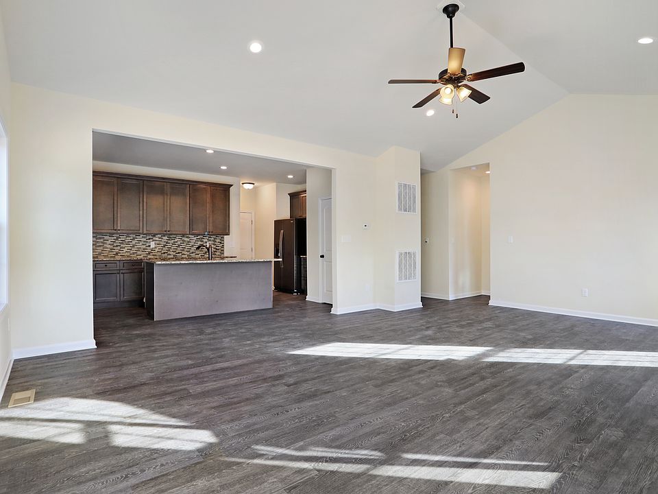 2nd image of 137 Magenta Ln
