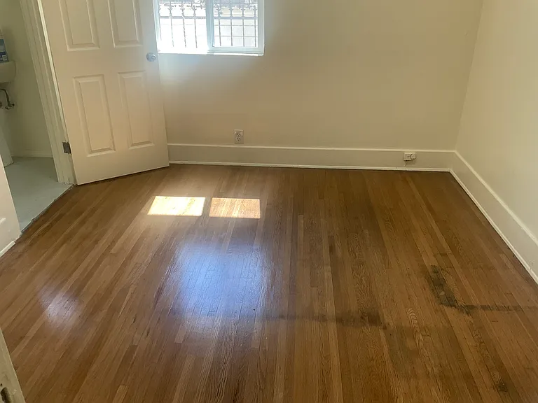 1412 W Jefferson Blvd — Photo 8