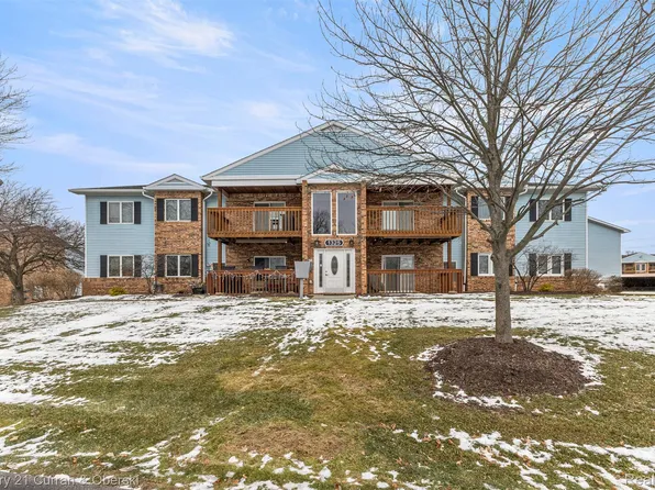 1325 Harbour Blvd APT 88, Trenton, MI 48183