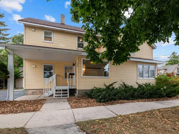 332 Pennsylvania St, Sturgeon Bay, WI 54235
