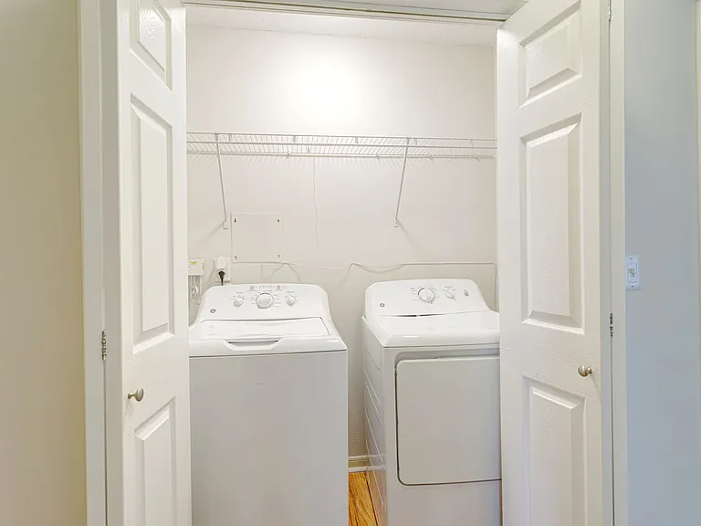 Hillmeade Apartment Homes — Photo 8
