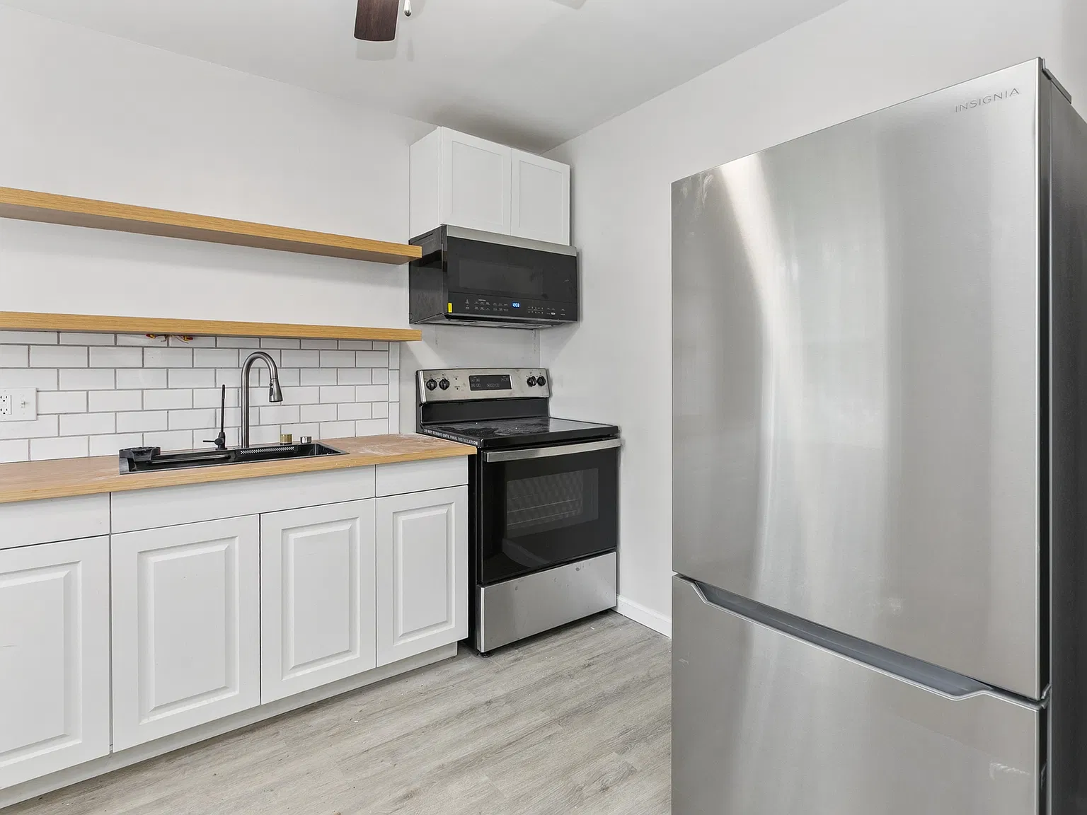 1 bed, 950 sqft, $1,050 — Photo 3