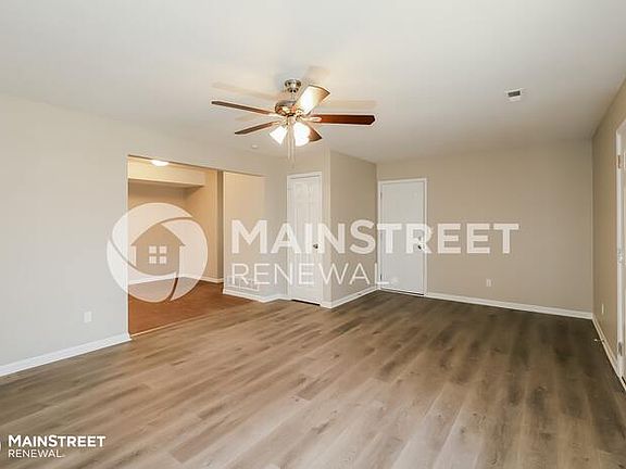 5th image of 224 Emerson Ave