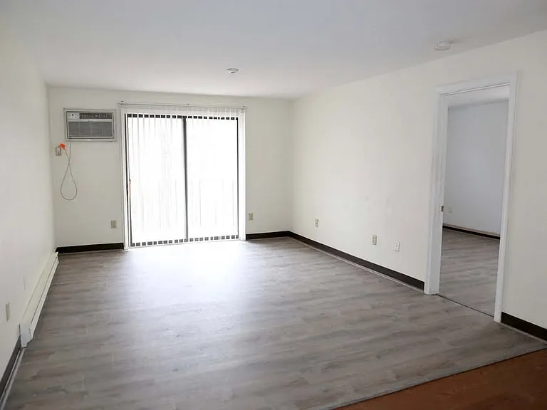 Timber Lake Apartments — Photo 29