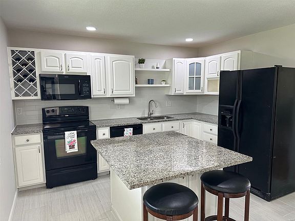4th image of 2831 Laurel View Ln