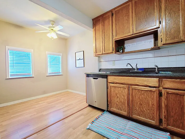 3512 N Holman Ct — Photo 12