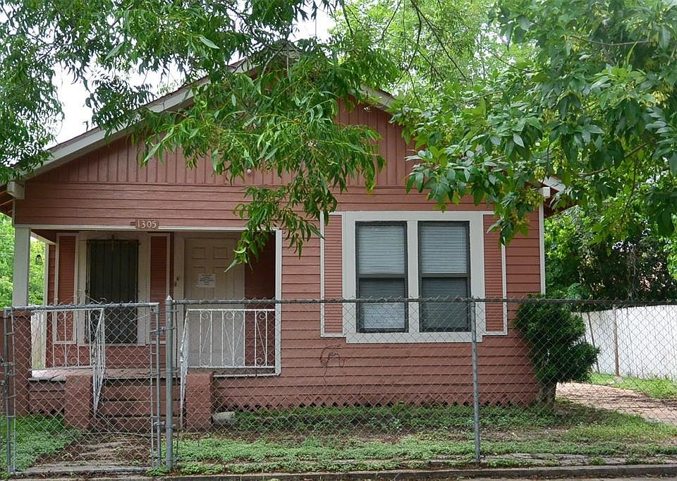 2nd image of 1305 Pine St