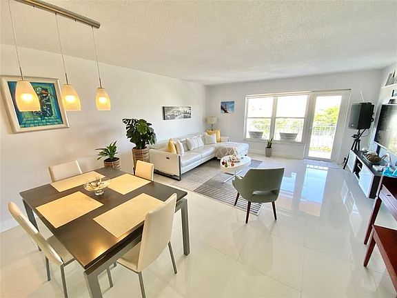 3rd image of 3000 E Sunrise Blvd APT 3C