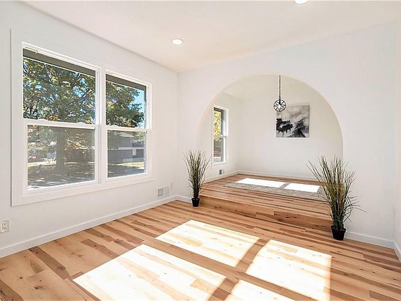 3rd image of 7404 E 127th Pl