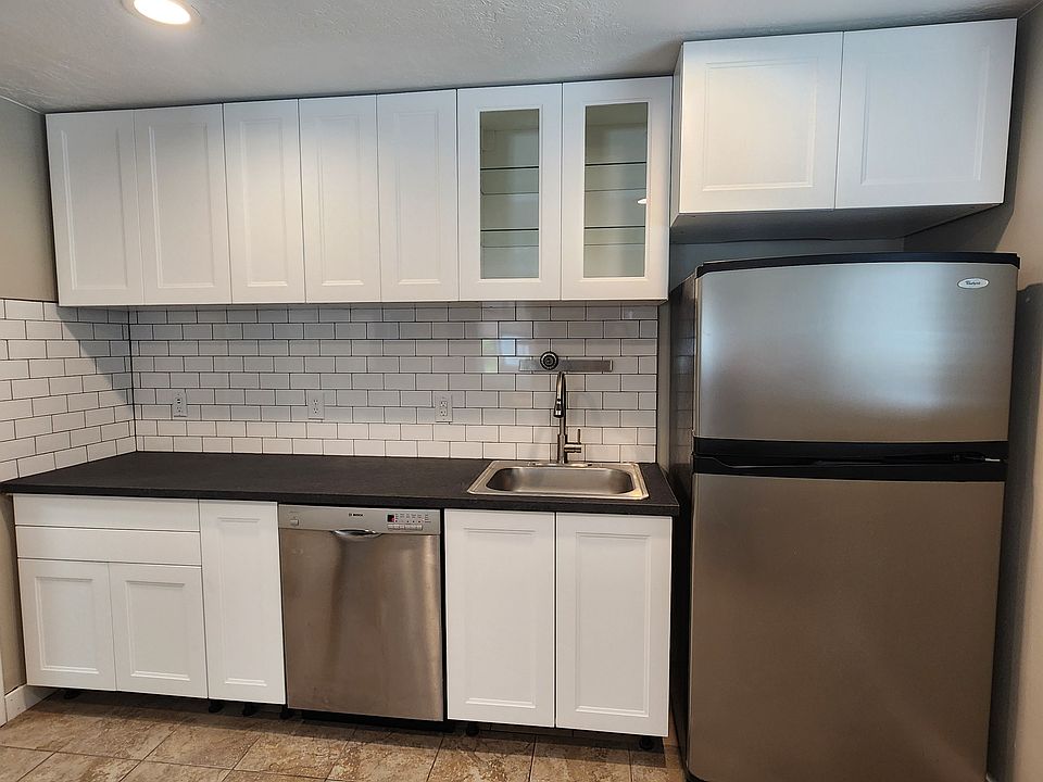 1st image of 150 E Wentworth Ave APT 1