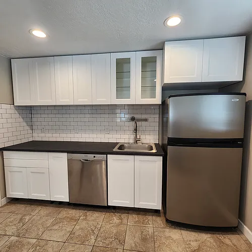 150 E Wentworth Ave #1 Photo 1
