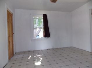 17 Meador St, Lanse, MI 49946