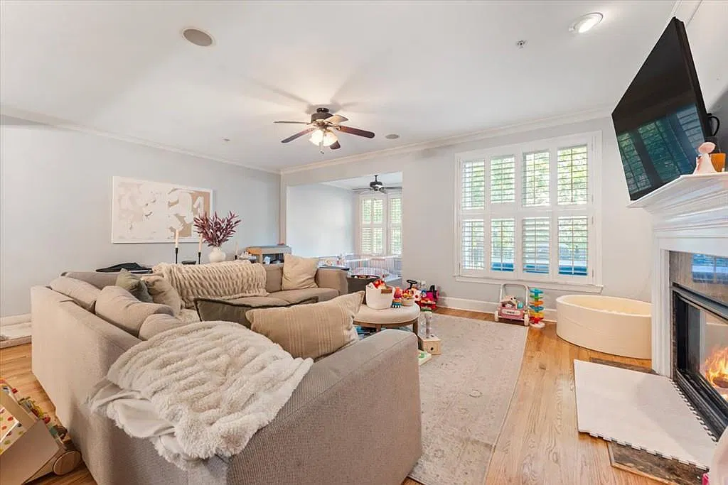4 bed, 3.5 bath, 3157 sqft, $4,100 — Photo 4