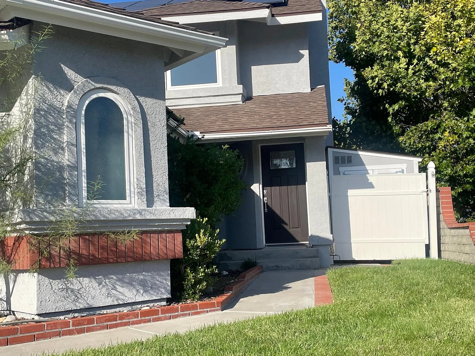 22801 Boxwood Ln — Photo 2