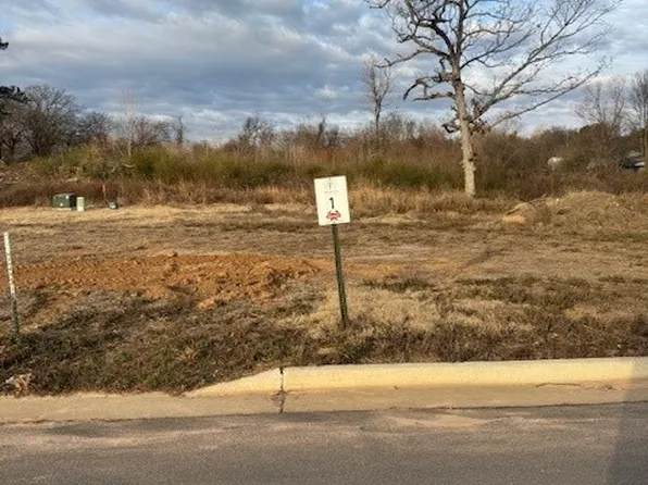 1015 Bodey St, Barling, AR 72923