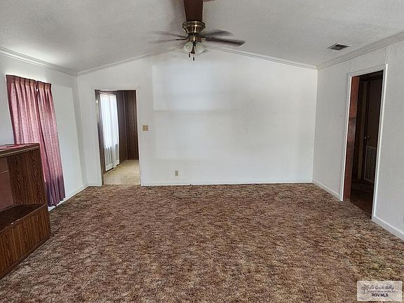 3rd image of 655 Granjeno St