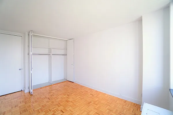 Rented by Renetta Real Estate | media 23