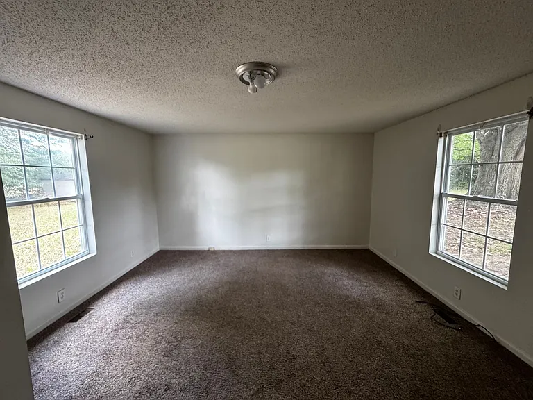 545 Christopher Rd — Photo 6
