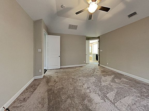 5th image of 1004 Indian Grass Ln