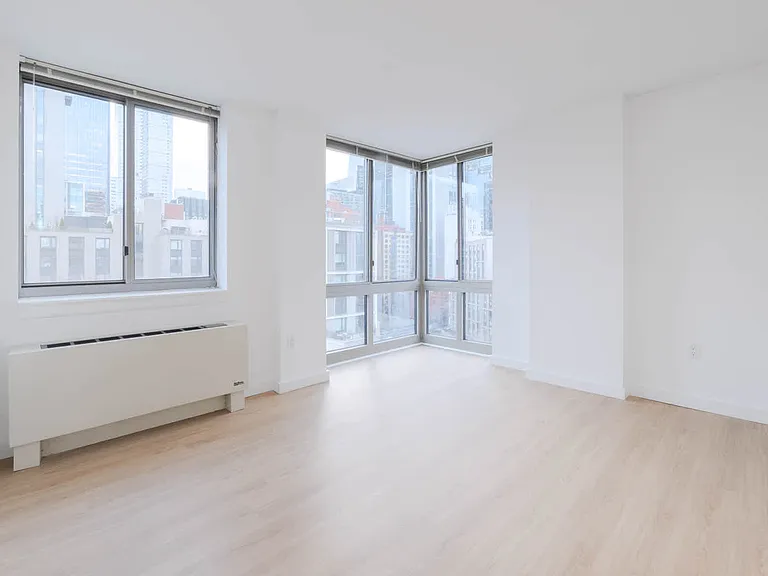 400 W 37th St #7R — Photo 44