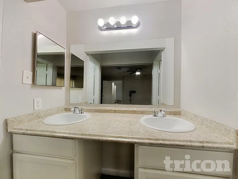 2806 W Birchdale Dr — Photo 9