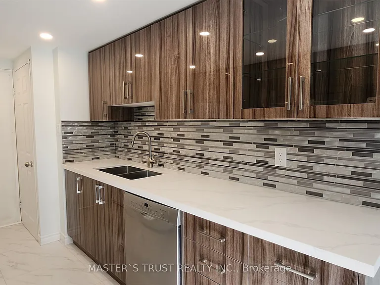 195 Saint Patrick St #404B — Photo 22