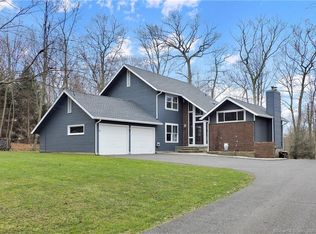 27 Old Farm Rd, Oxford, CT 06478