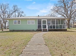 628 Maple St, Chetopa, KS 67336