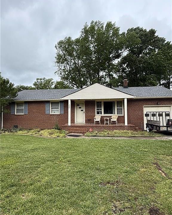 1st image of 208 Gibson Dr