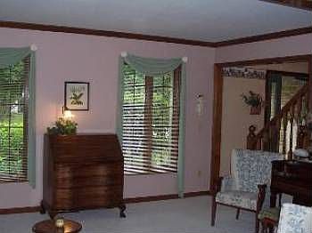 2nd image of 825 Ashbury Dr