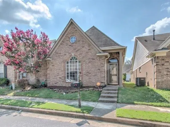 5655 Falling Bark Dr, Memphis, TN 38134