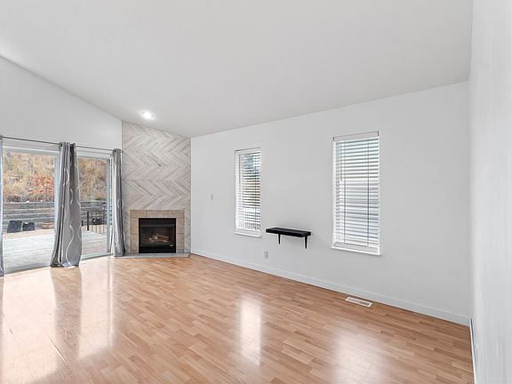 5th image of 1198 Raven Dr