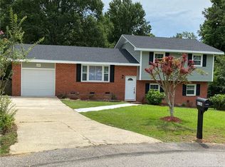 6104 Conaway Dr, Fayetteville, NC 28314