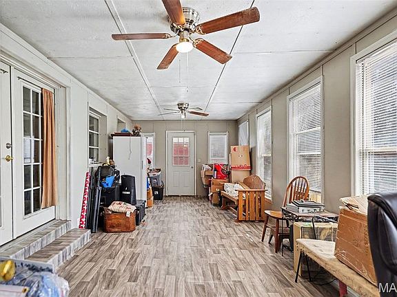 5th image of 64 Mocking Bird Ln