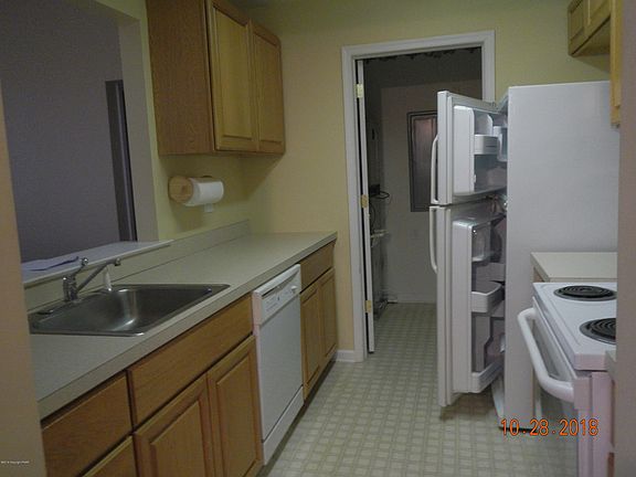 2nd image of 242 Turnberry Vlg