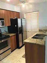 1 bed, 1.0 bath, 696 sqft, $1,900 — Photo 2