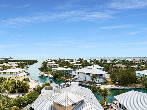 4th image of 1082 Caribbean Dr E