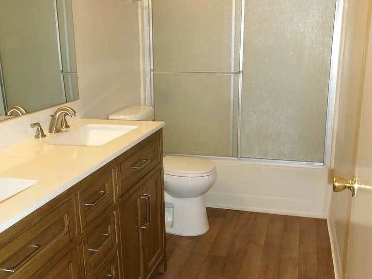 9404-9406 Lenox Pl — Photo 7