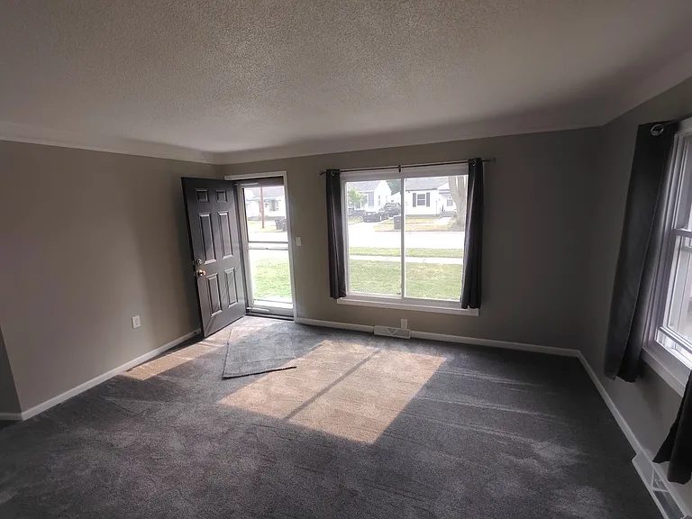 5932 Katherine Ave — Photo 5